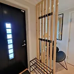 Comfortable Sleeps 4 Near Center Appartement