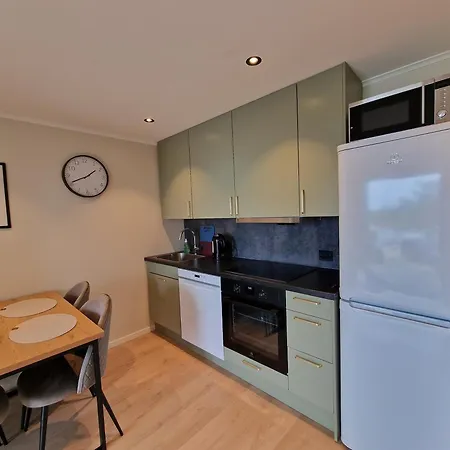 Comfortable Sleeps 4 Near Center * 크리스티안산