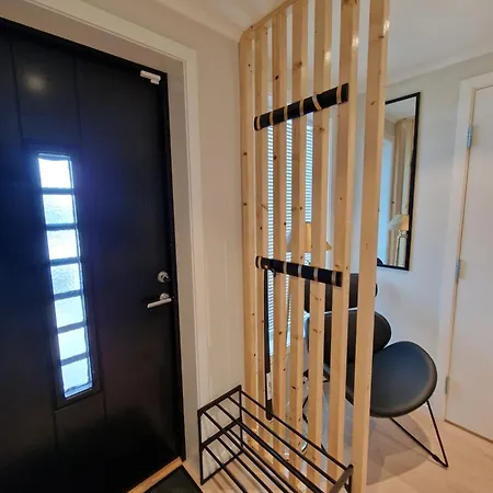 Comfortable Sleeps 4 Near Center Apartment