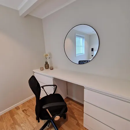 아파트 Comfortable Sleeps 4 Near Center 크리스티안산