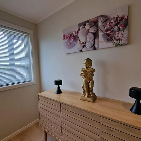 아파트 Comfortable Sleeps 4 Near Center *