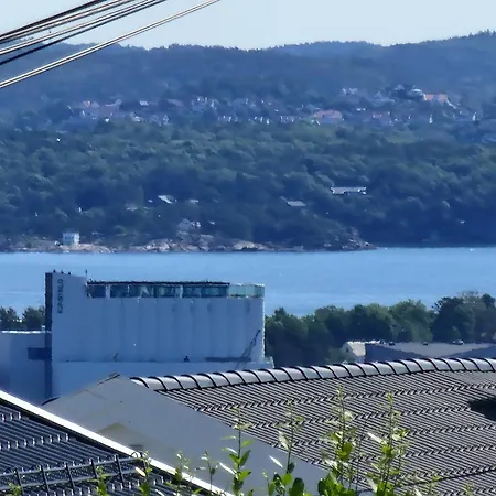 Comfortable Sleeps 4 Near Center Apartment Kristiansand