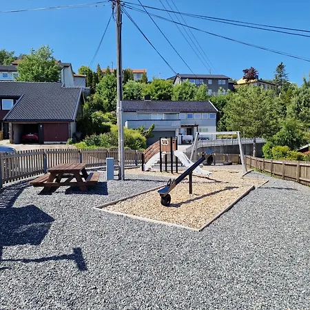 아파트 Comfortable Sleeps 4 Near Center 크리스티안산