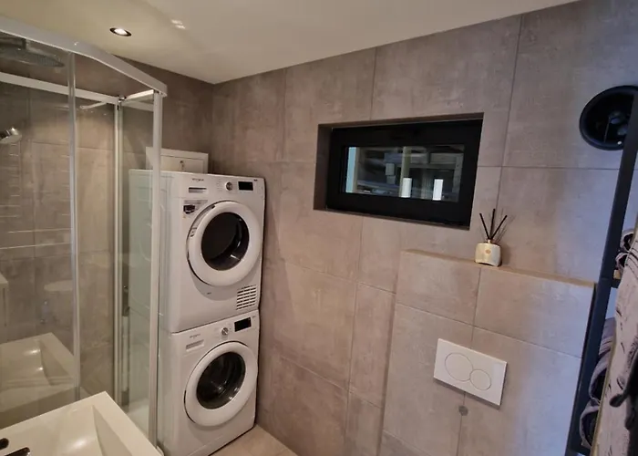 Apartamento Comfortable Sleeps 4 Near Center *